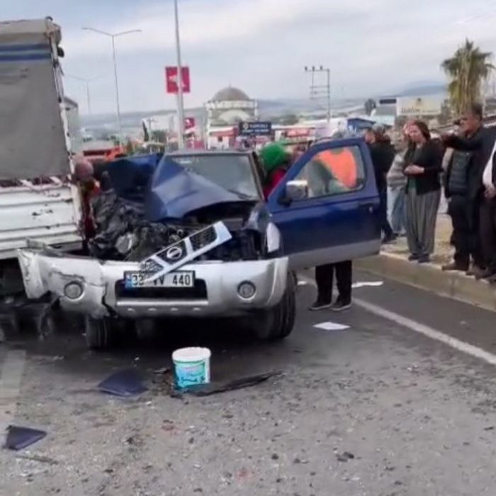 Zincirleme trafik kazas: 2 yaral