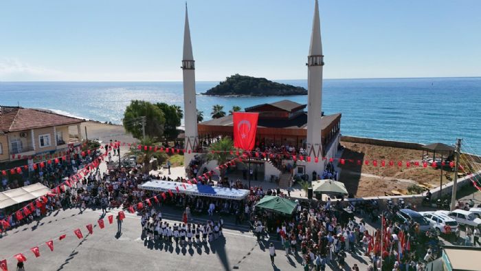 Bozyazda Cumhuriyetin 102. Yl Cokuyla Kutland 