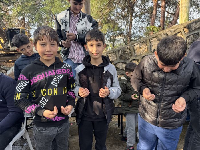 BOZYAZI�DA BAYRAM GELENE�� YA�ATILIYOR