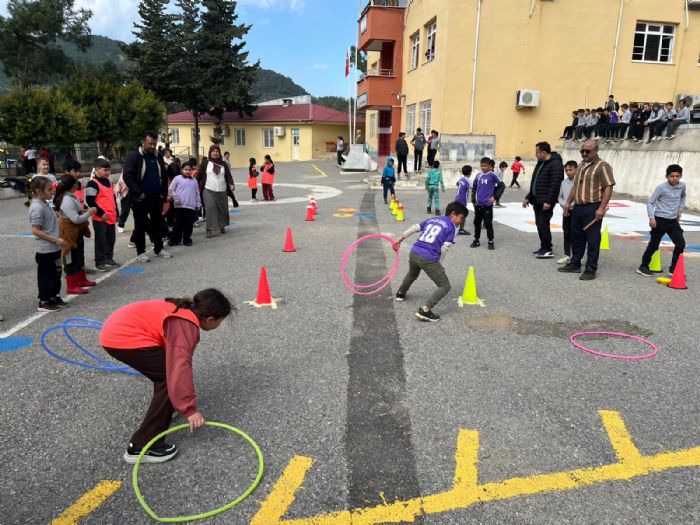 Bozyaz��da �lkokul Fiziksel Etkinlik Oyunlar� (IFET) �enli�i Ba�lad�