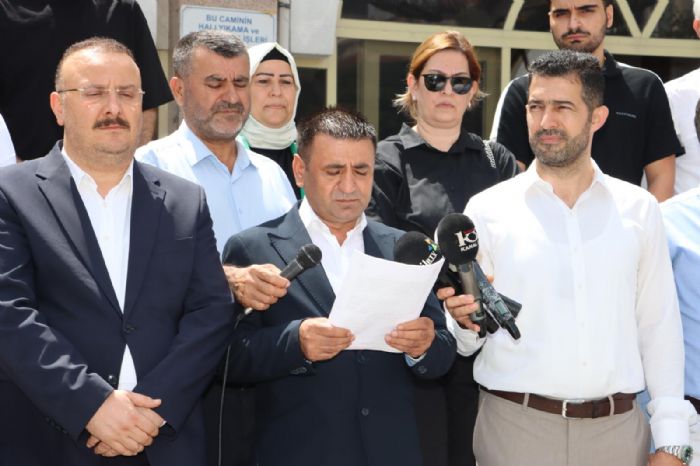 AK Parti Mersinden 27 Mays Darbesine Tepki: Vesayeti Zihniyete Geit Yok