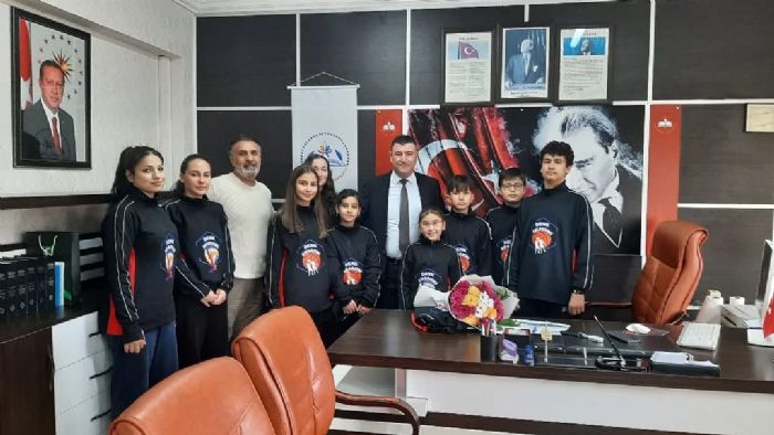Denk Akademi Spor Kul�b��nden �l�e Milli E�itim M�d�r� �ahin�e Ziyaret