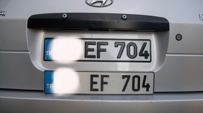 Emniyet�ten APP Plaka Uyar�s�: Resmi Kurumdan Al�nmayan Plakalar Yasak