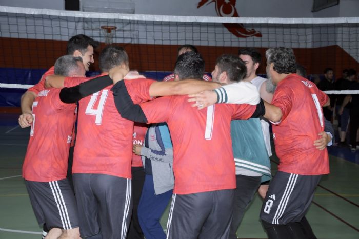BOZYAZI�DA VEL�LER ARASI VOLEYBOL TURNUVASI SONA ERD�
