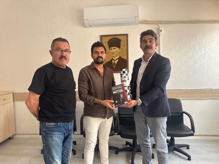 Baykal Ardenizden Anlaml Hediye: Okullara Nutuk ve Satran Takm