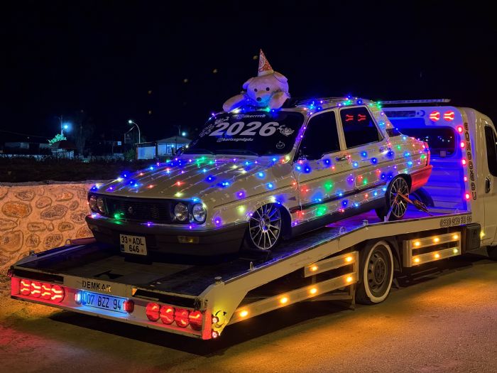 Bozyaz��da LED ���klarla s�slenen Toros dikkat �ekti